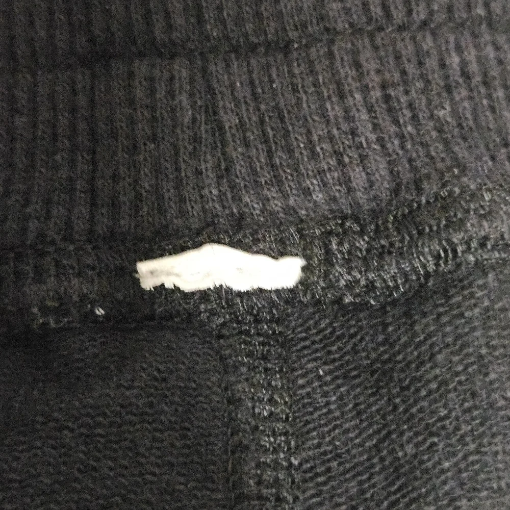 Lululemon cropped jogger style pants size 4